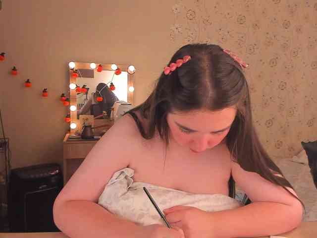 Alicenextdoor webcam