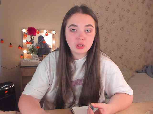 Alicenextdoor webcam