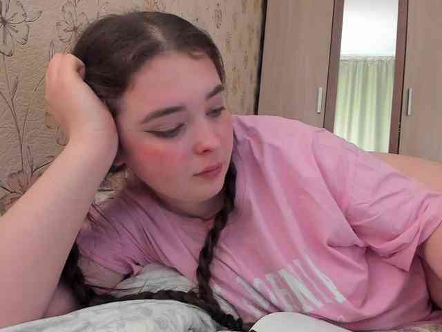 Alicenextdoor webcam