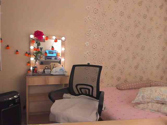 Alicenextdoor webcam