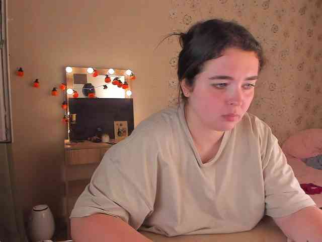Alicenextdoor webcam