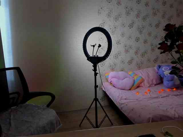 Alicenextdoor webcam