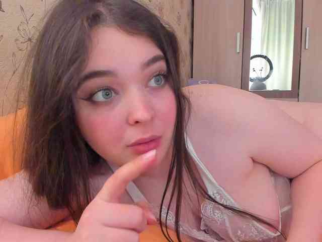 Alicenextdoor webcam