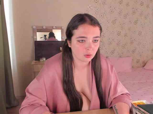 Alicenextdoor webcam