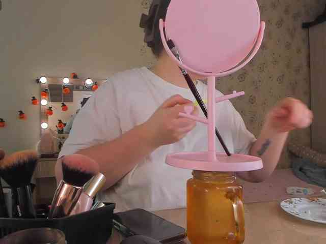 Alicenextdoor webcam