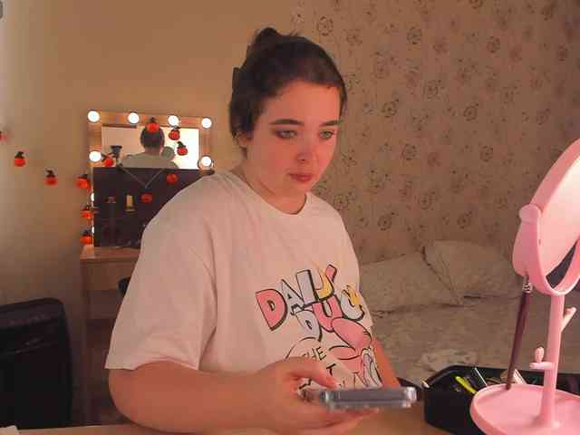 Alicenextdoor webcam