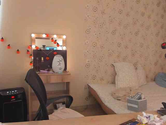 Alicenextdoor webcam