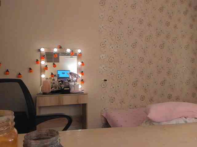 Alicenextdoor webcam