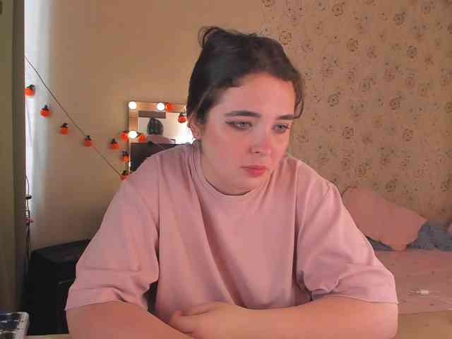 Alicenextdoor webcam