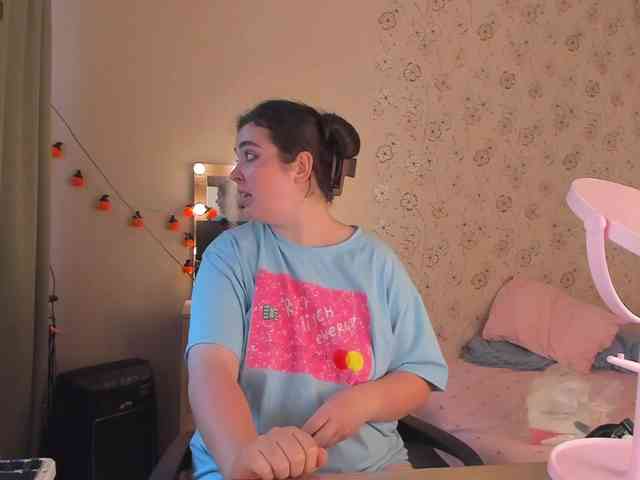 Alicenextdoor webcam