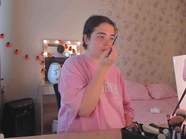 Alicenextdoor webcam