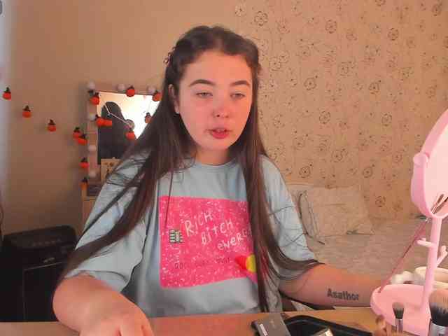 Alicenextdoor webcam