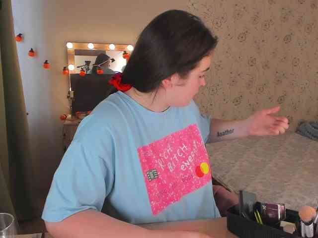 Alicenextdoor webcam