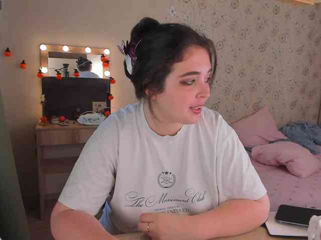 Alicenextdoor webcam