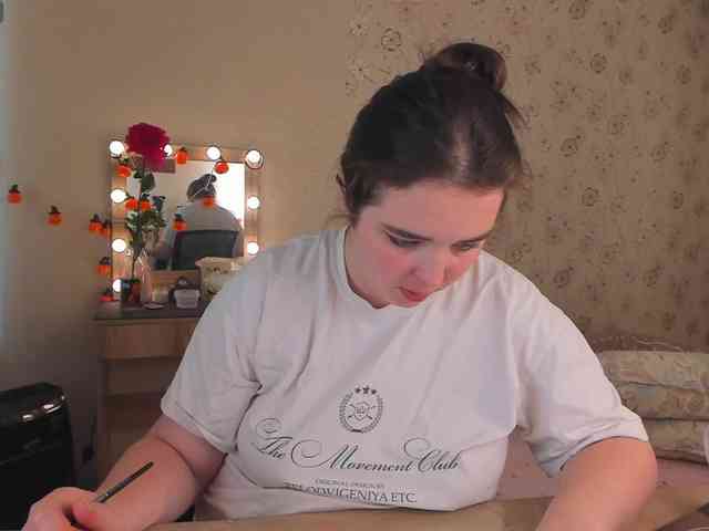 Alicenextdoor webcam