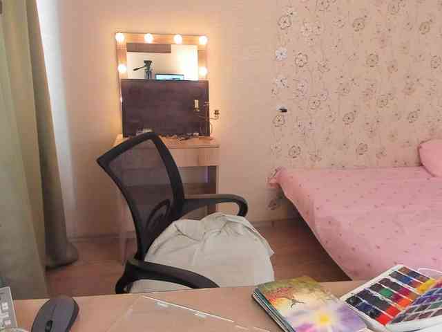 Alicenextdoor webcam
