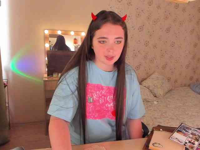 Alicenextdoor webcam