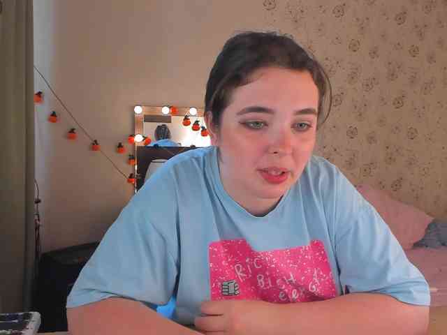 Alicenextdoor webcam
