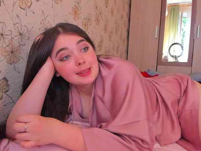 Alicenextdoor webcam