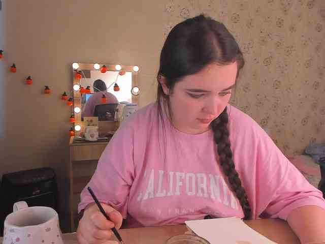 Alicenextdoor webcam