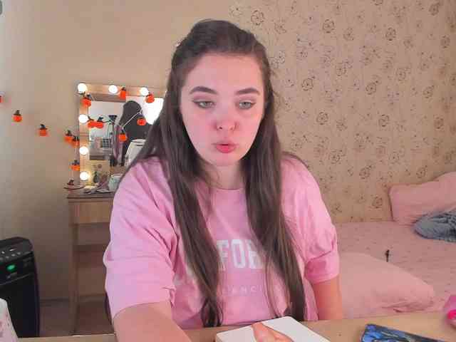 Alicenextdoor webcam