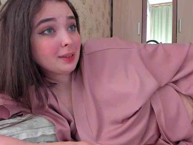 Модель: Alicenextdoor