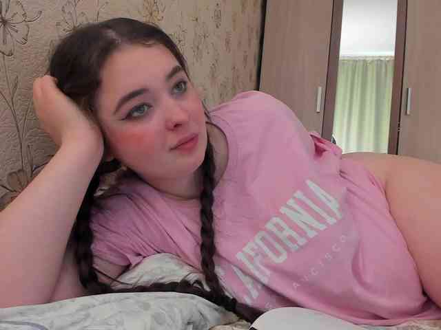 Alicenextdoor webcam