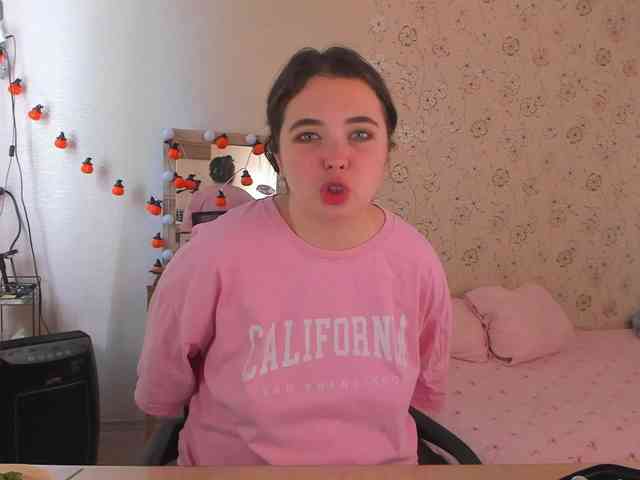 Alicenextdoor webcam