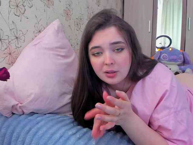 Alicenextdoor webcam