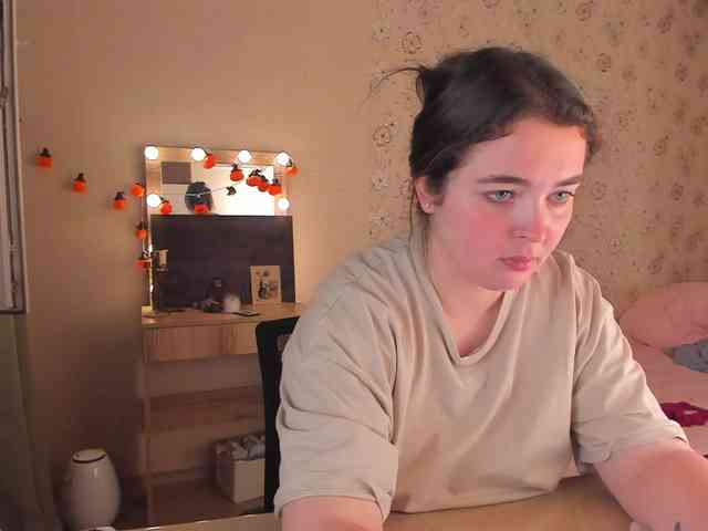 Alicenextdoor webcam