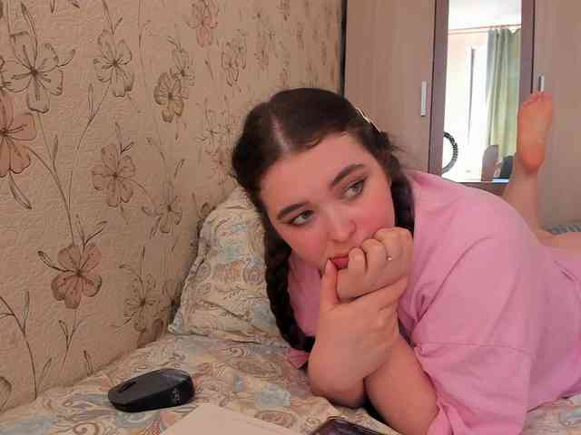 Alicenextdoor webcam