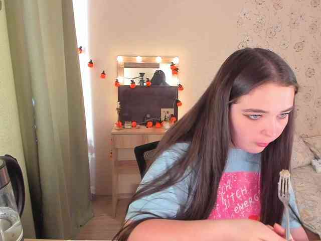 Modelo: Alicenextdoor