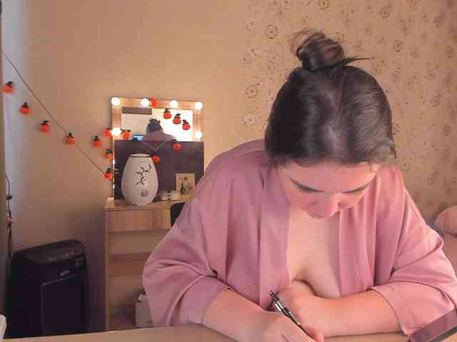 Alicenextdoor webcam