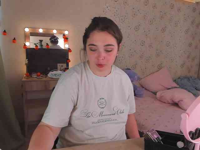Alicenextdoor webcam