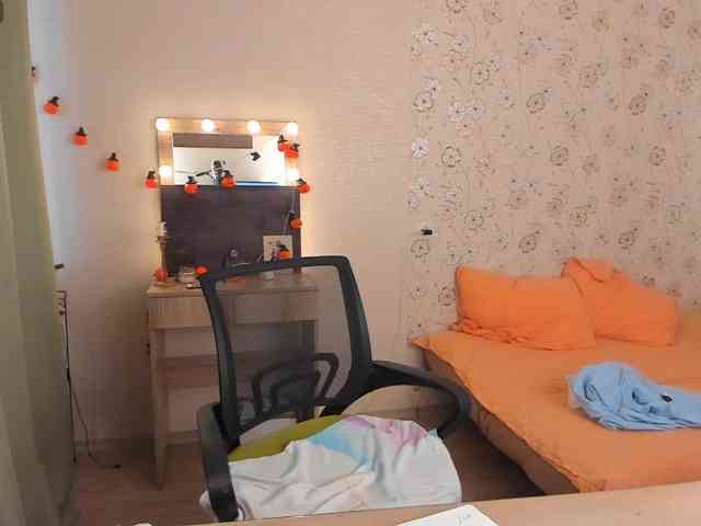 Alicenextdoor webcam