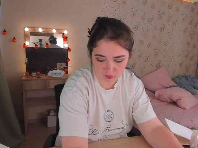 Alicenextdoor webcam