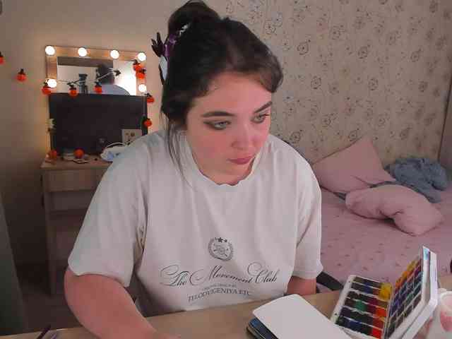 Alicenextdoor webcam