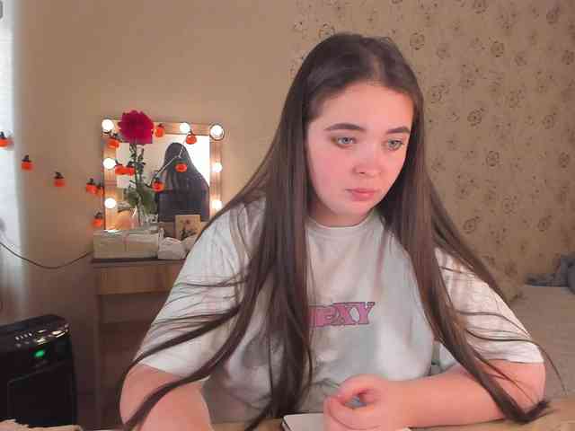 Alicenextdoor webcam