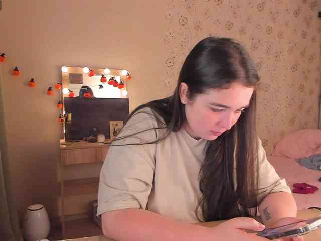 Alicenextdoor webcam