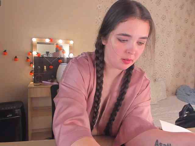Alicenextdoor Live Webcam on BongaCams