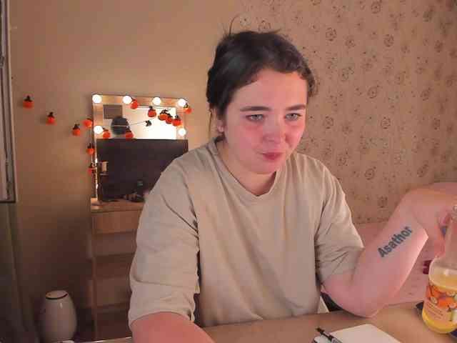 Alicenextdoor webcam