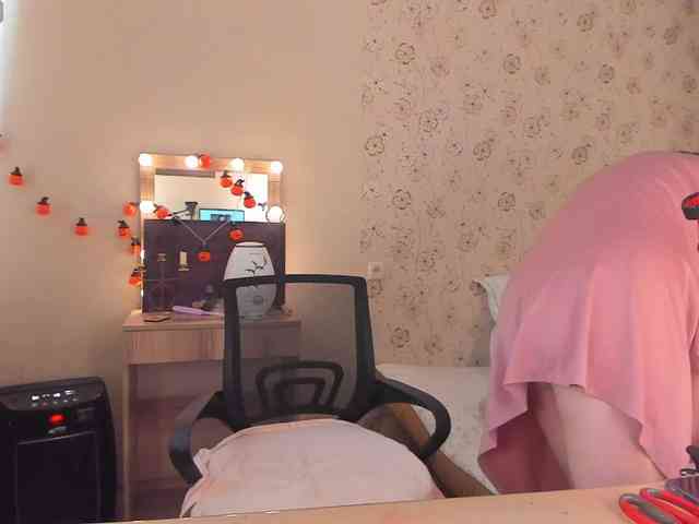 Alicenextdoor webcam