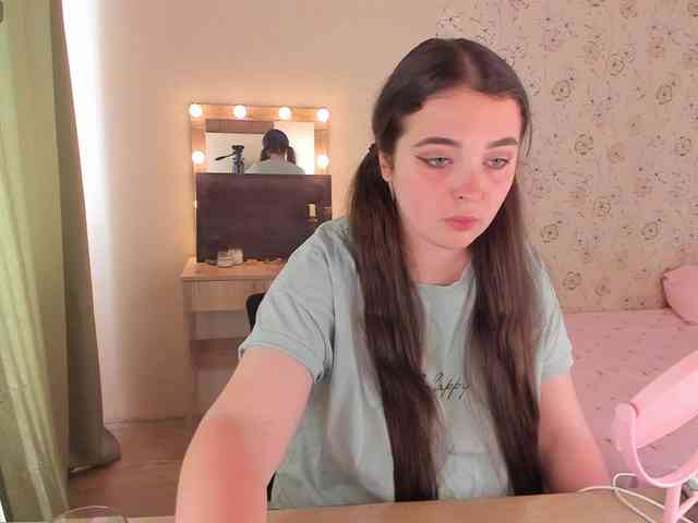 Alicenextdoor webcam