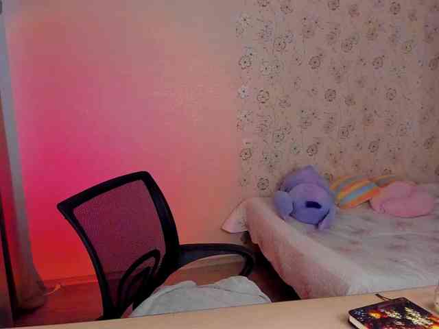 Alicenextdoor webcam