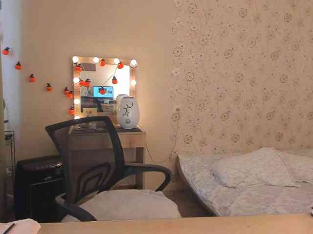Alicenextdoor webcam
