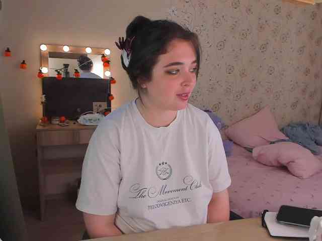 Alicenextdoor webcam