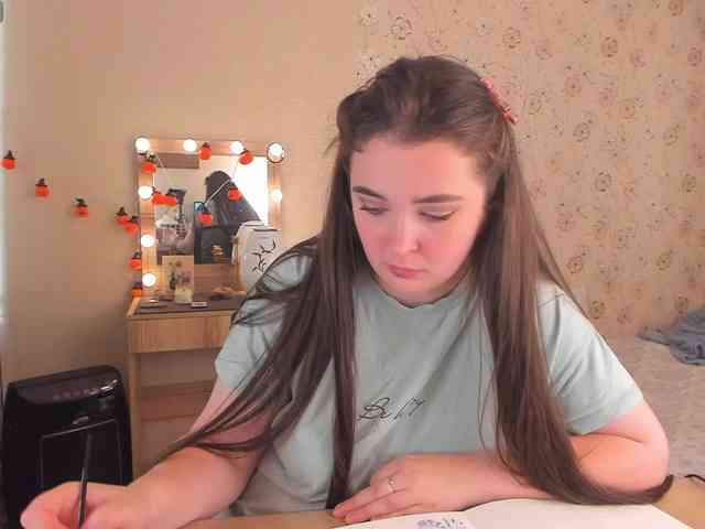 alicenextdoor's live room