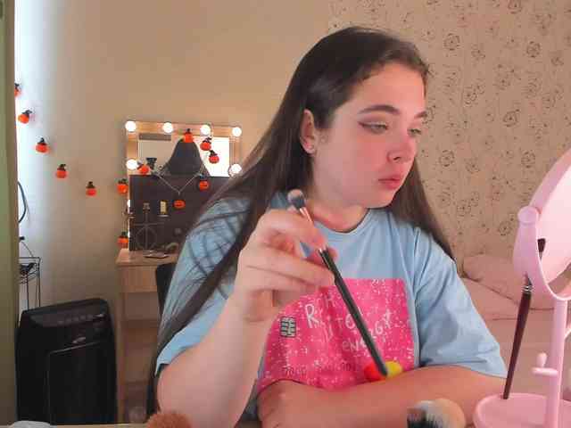 Alicenextdoor webcam