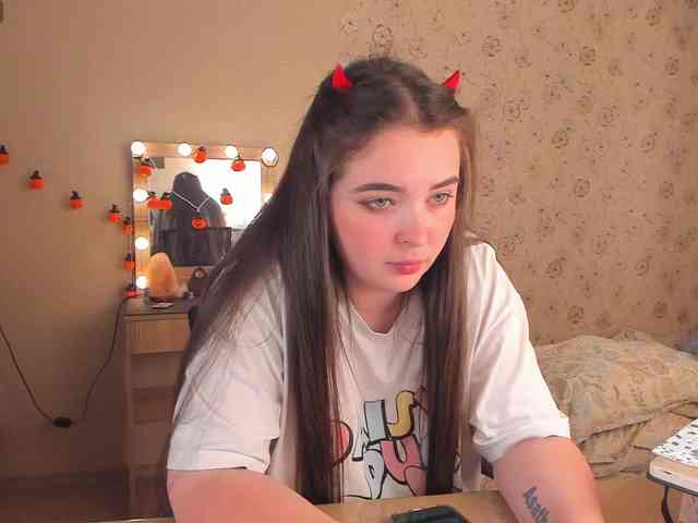 Alicenextdoor webcam