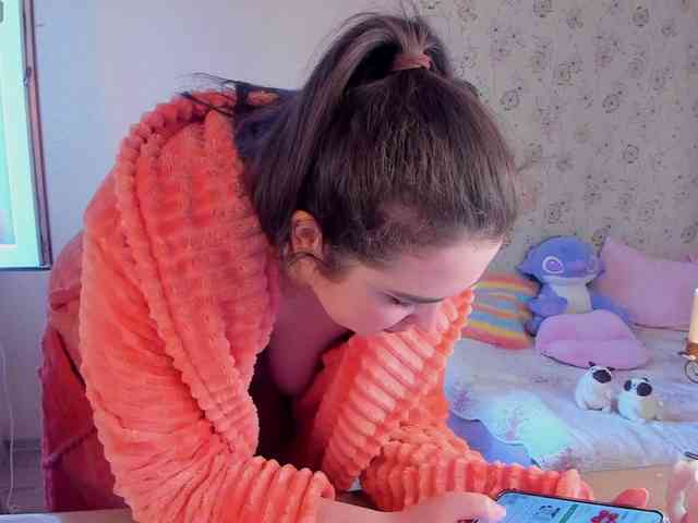 Alicenextdoor webcam